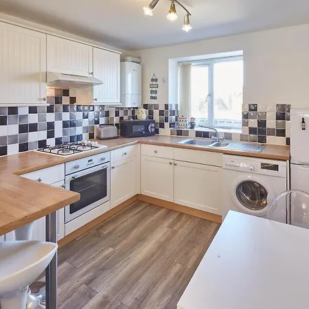 Host & - Robins Den Apartment Whitby