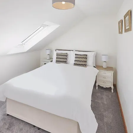 Host & - Robins Den Apartmán *