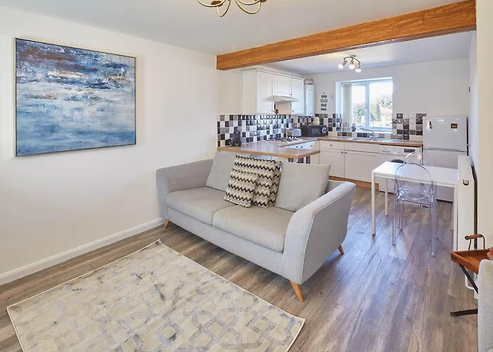 Апартаменты Host & - Robins Den Уитби