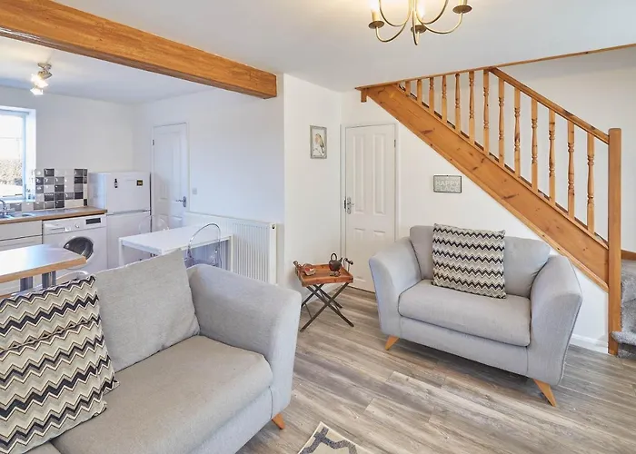 Host & - Robins Den * 惠特比