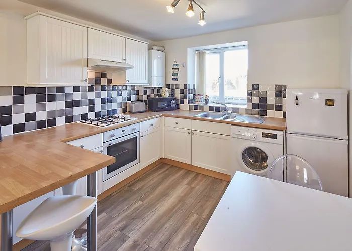 Host & - Robins Den *