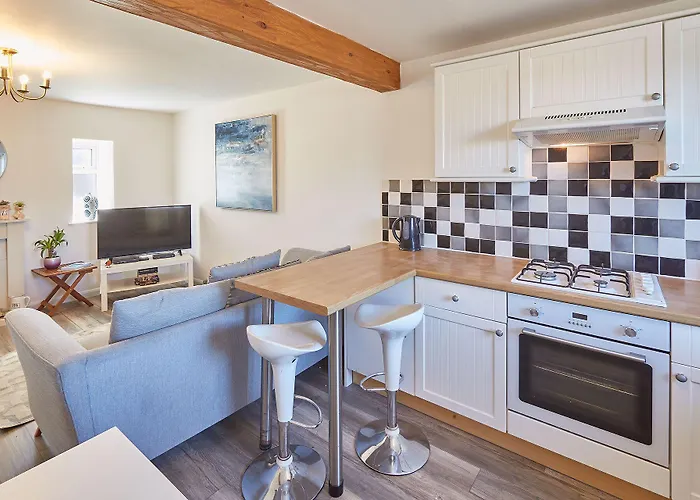 Host & - Robins Den * 惠特比